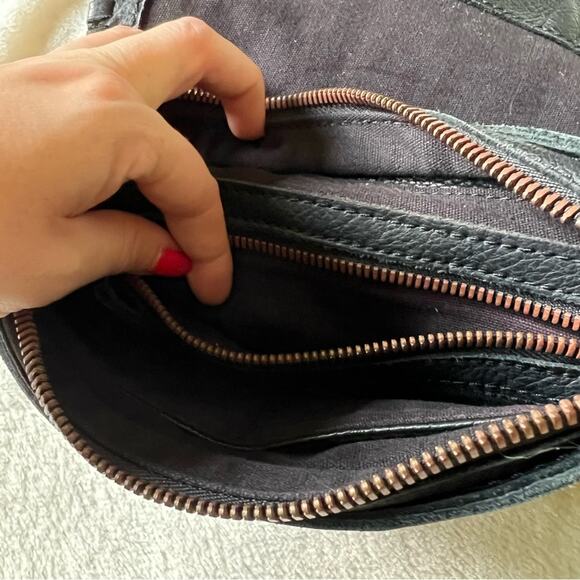 Liebeskind Black Leather Flap Crossbody Bag - Picture 11 of 12